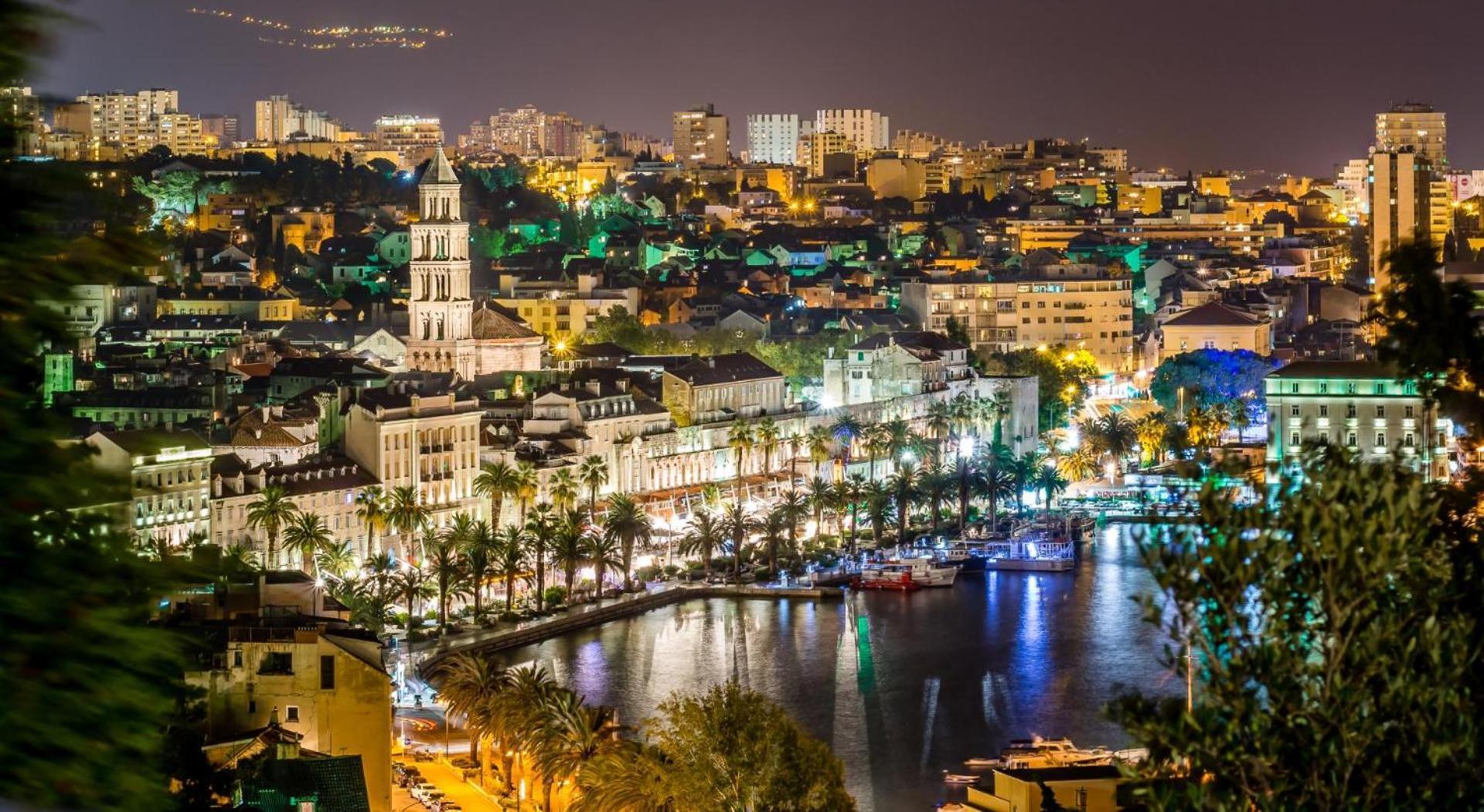 Top Location! Spacious Lux Apartment -5 Min From Beach & Centre Split Luaran gambar